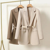 other : Giana - Blazer Chic Ceinturé pour un Style Élégant et Décontracté in van Seroa