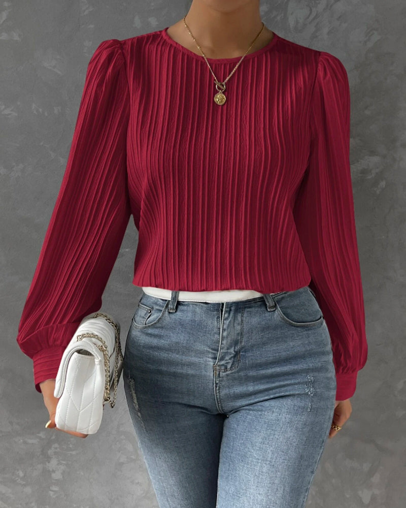 top blouses : Amara – Blouse Élégante Plissée avec Manches Bouffantes in Bourgogne van Seroa
