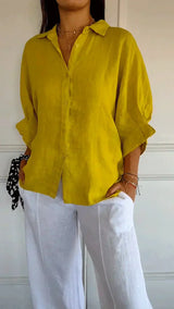 top blouses : Callie – Chemise Élégante et Légère en Lin à Coupe Décontractée in Jaune van Seroa