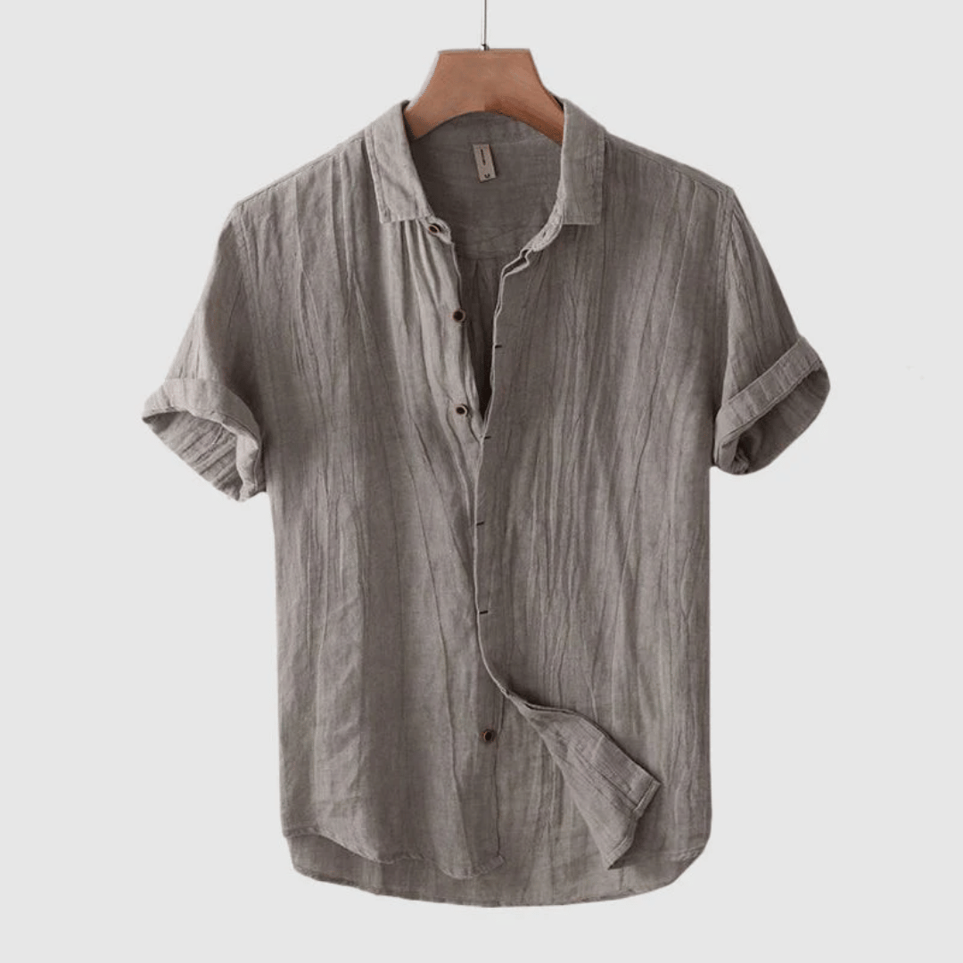 top blouses : Liam – Chemise à Manches Courtes en Lin Froissé Respirant pour Homme in Gris van Seroa
