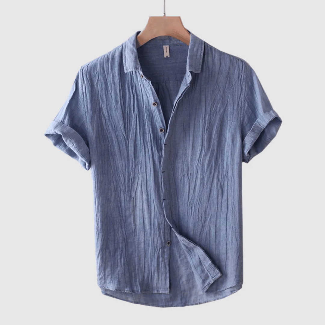 top blouses : Liam – Chemise à Manches Courtes en Lin Froissé Respirant pour Homme in Bleu van Seroa