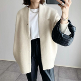 other : Grace – Gilet minimaliste et confortable à boutons, en mélange de laine in Beige van Seroa