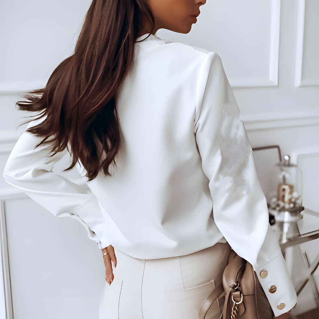 top blouses : Camille – Blouse Chic Asymétrique Boutonnée en Satin in van Seroa