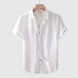 top blouses : Liam – Chemise à Manches Courtes en Lin Froissé Respirant pour Homme in Blanc van Seroa