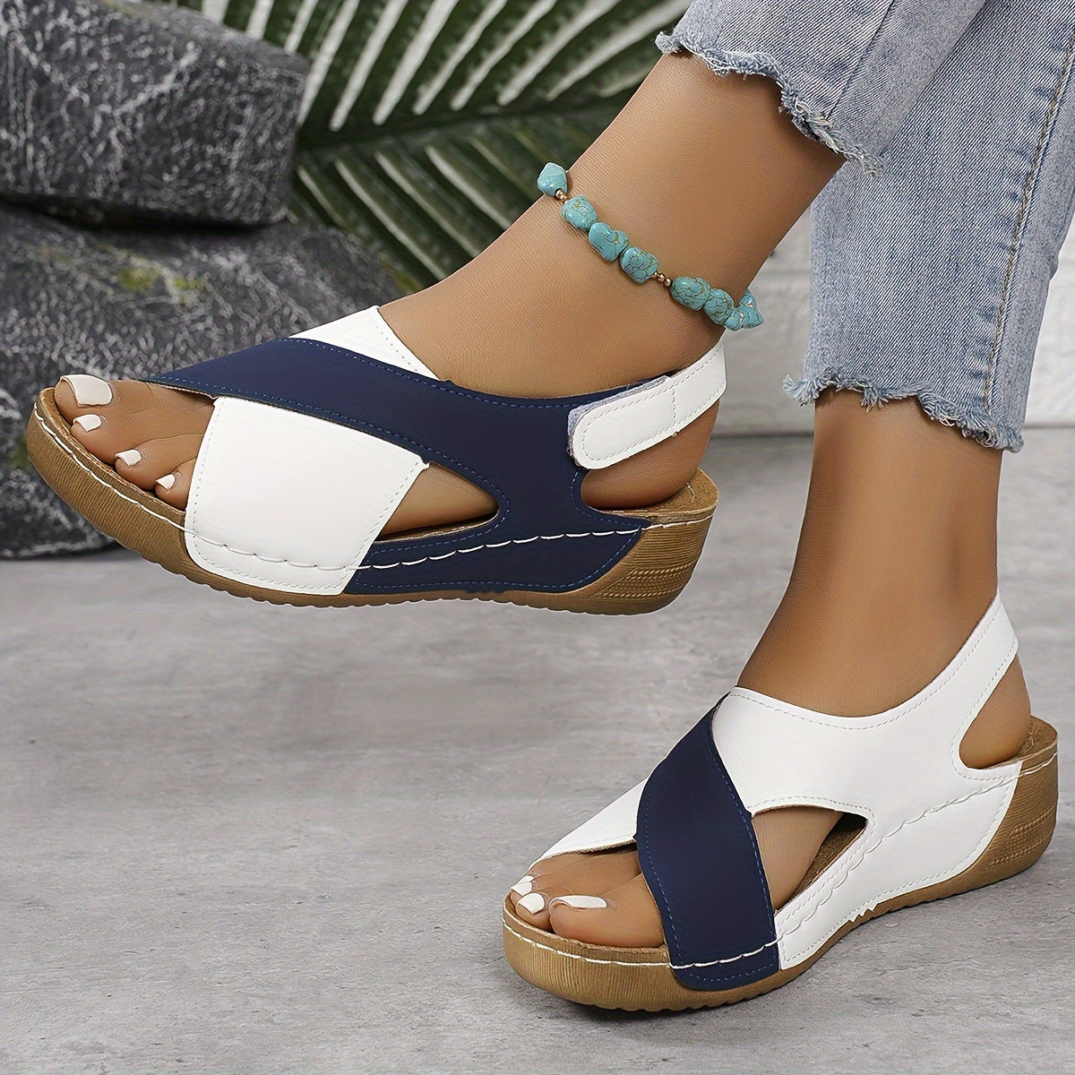 sandals : Lucy - Sandales à semelles compensées confortables avec soutien de la voûte plantaire in Bleu van Seroa