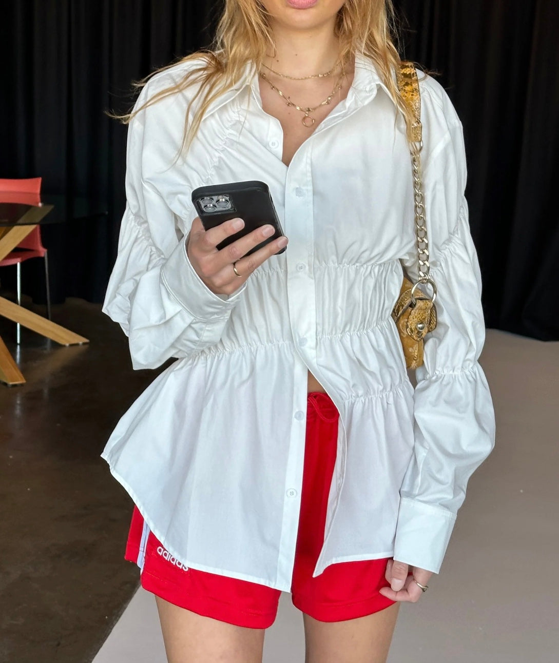 Blouses : Azelie | Blouse Femme Tissée ÉléGante Ajustée in Blanc van Seroa