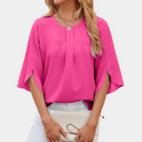 top blouses : Camille – Blouse Élégante Fluide Plissée avec Manches Fendues in Rose clair van Seroa