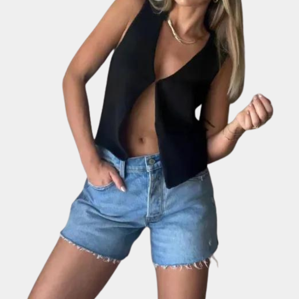 top blouses : Ella – Top sans Manches en Maille, coupe Ajustée et Design fendu in Noir van Seroa