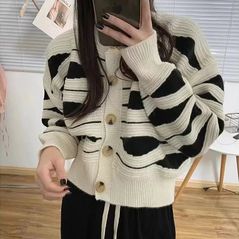 Cardigan Femme Chic à Rayures Élégant 5