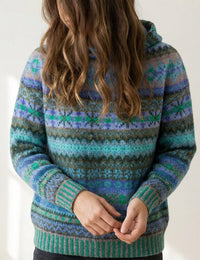 Ethnischer und warmer Damenpullover, feminine Mode, eleganter Stil