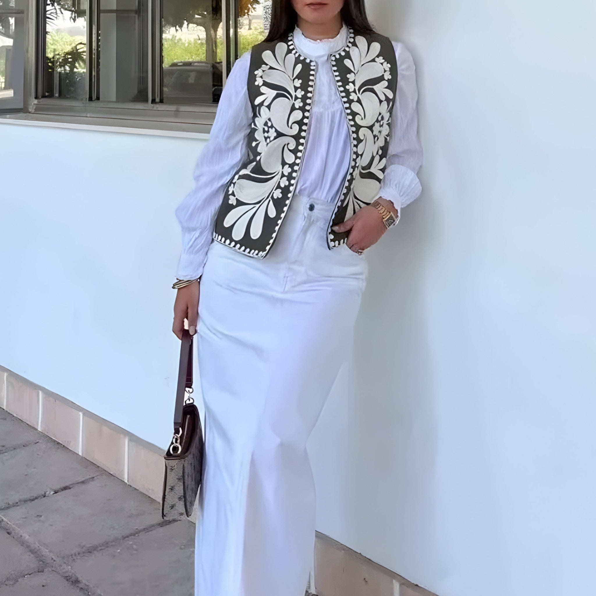 Gilets : Arietta | Gilet Sans Manche Femme Brodé Multicolore in van Seroa