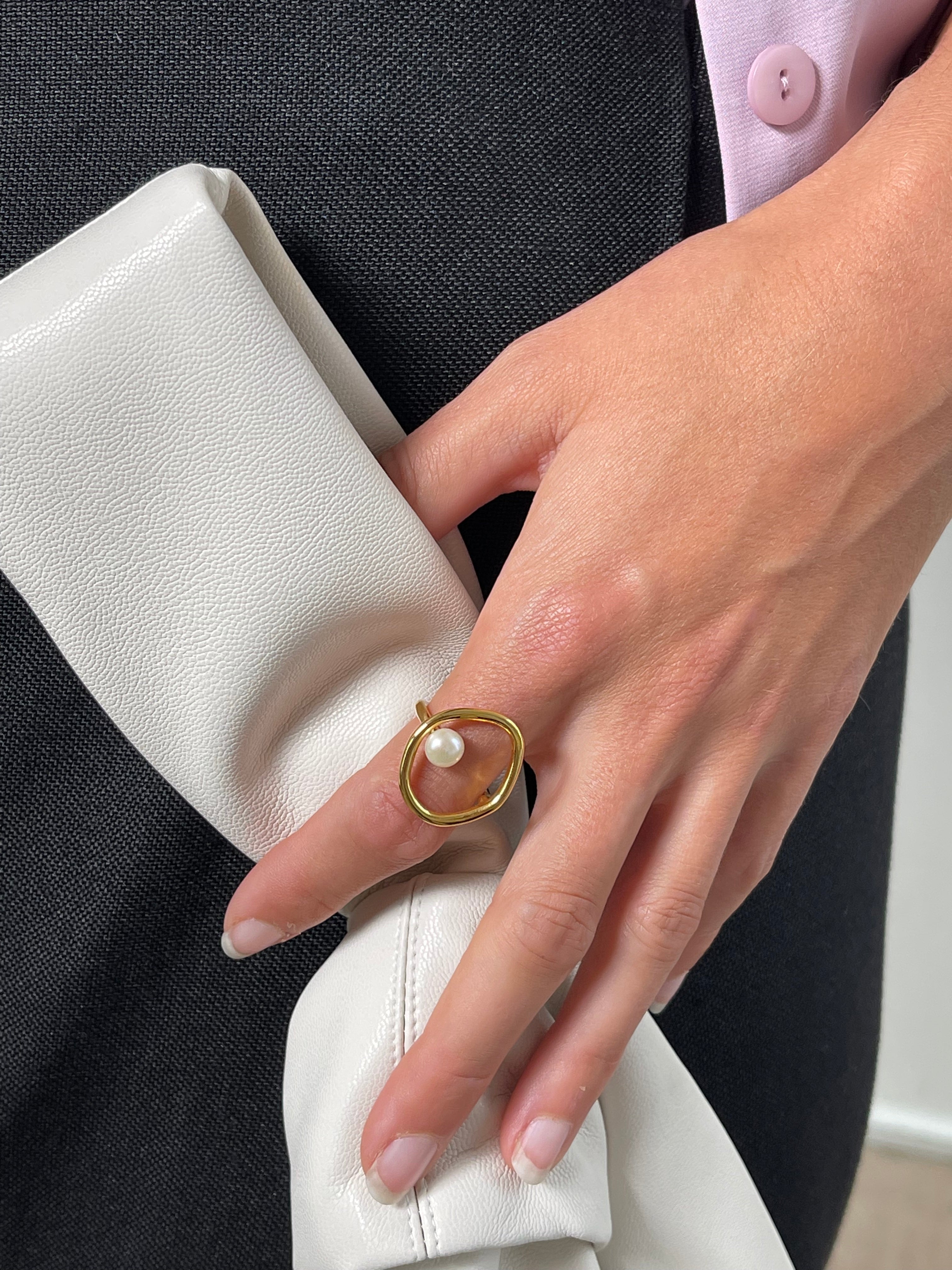 other : Mia - Bague Contemporaine en Or avec Perle in van Seroa