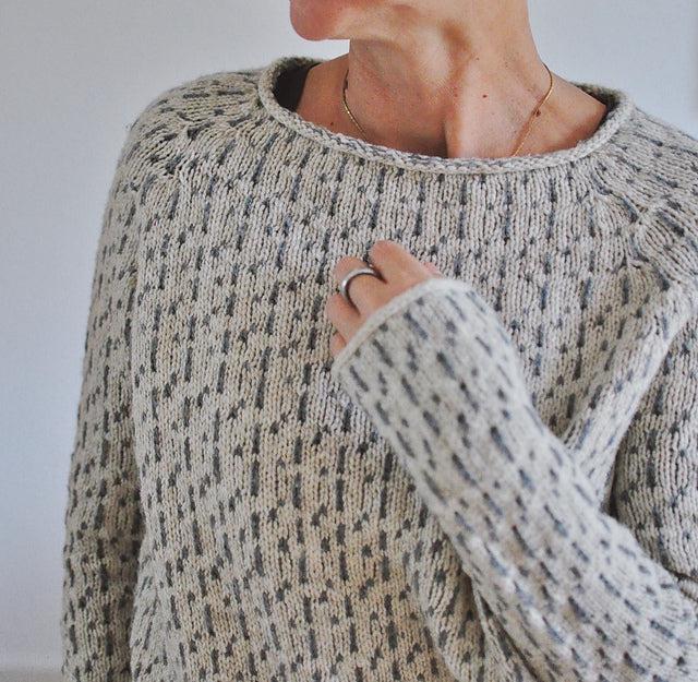 Pull Femme Élégant Col Bateau Gris 3