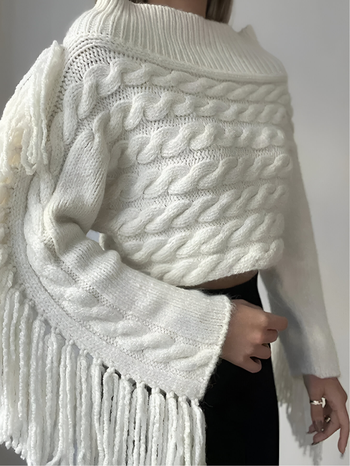 Damski sweter z odkrytymi ramionami dzianina kolekcja jesienna