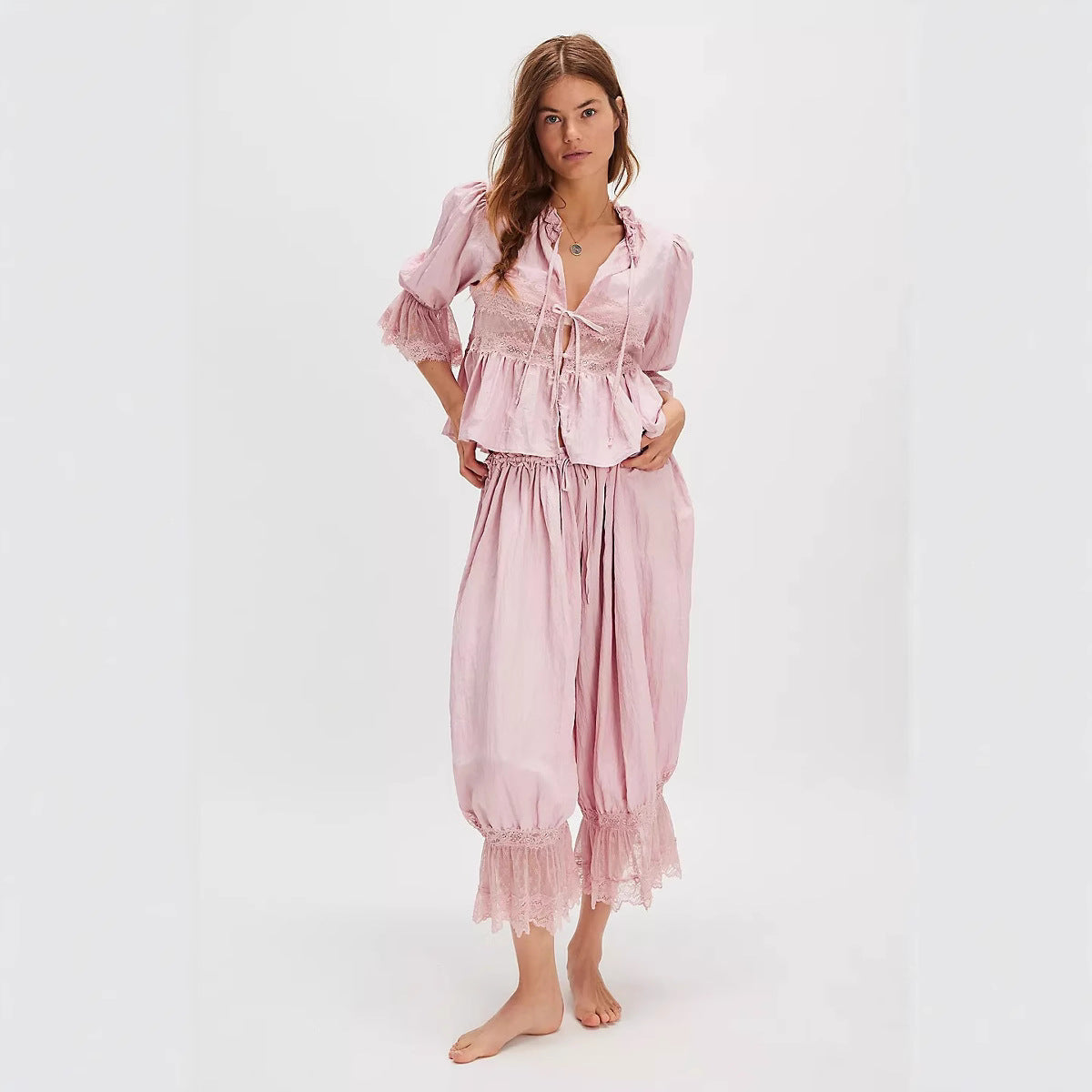 Pyjama Femme Confortable en V avec Dentelle 1