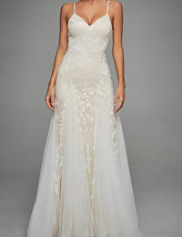 Langes Damenkleid aus Polyester-Spitze