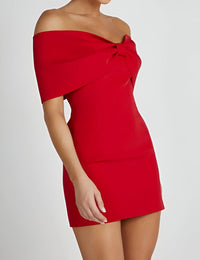 Sexy rotes Mini-Kleid Damen – Schulterfrei, tailliert und elegant