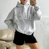 other : Yoga Sweat à capuche gris avec lettres brodées in van Seroa