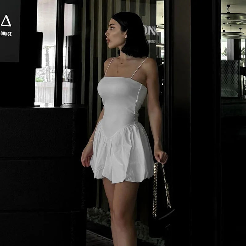 dresses : Elisa - Robe Mini Élégante Sans Manches avec Bretelles Fines in van Seroa