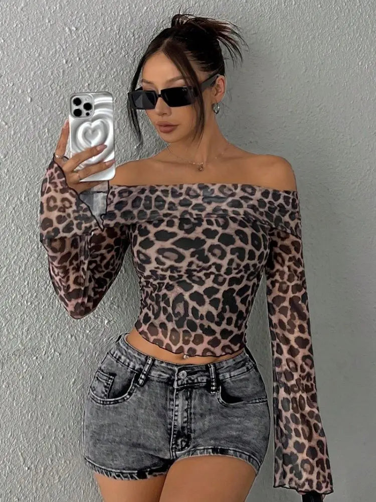 top blouses : Lena - Haut Tendance Épaules Dénudées en Mesh et Manches Fluides in van Seroa