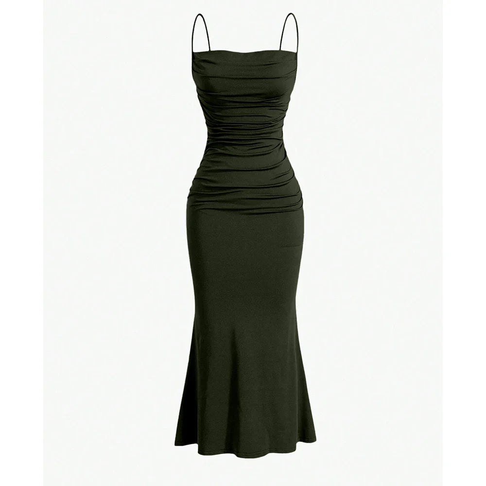 dresses : Camille - Robe Maxi Moulante Élégante avec Volants et Bretelles Fines in Vert foncé van Seroa