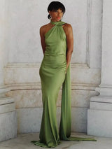 dresses : Lia – Robe de Soirée Sophistiquée avec Dos Ouvert et Traîne Fluide in Vert van Seroa