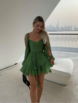 dresses : Mini robe plissée verte sexy à manches longues et décolleté en V in van Seroa