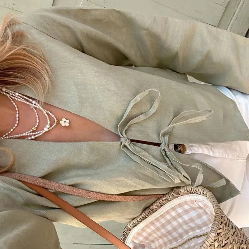 top blouses : Blouse Chique en Lin Vert à Manches Longues et Col V in van Seroa