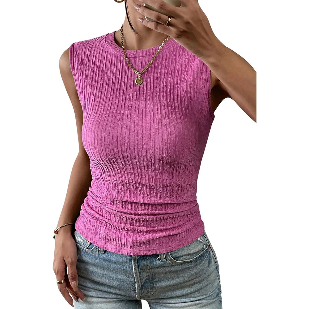top blouses : Freya – Haut Élégant Sans Manches À Coupe Ajustée Et Texture Subtile in Rouge rosé van Seroa