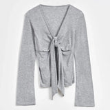 top blouses : Isabelle - Haut Court Tendance avec Manches Longues et Détail à Nouer in van Seroa