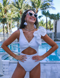 Badeanzug mit Ausschnitten, Volants und asymmetrischem Design für Damen