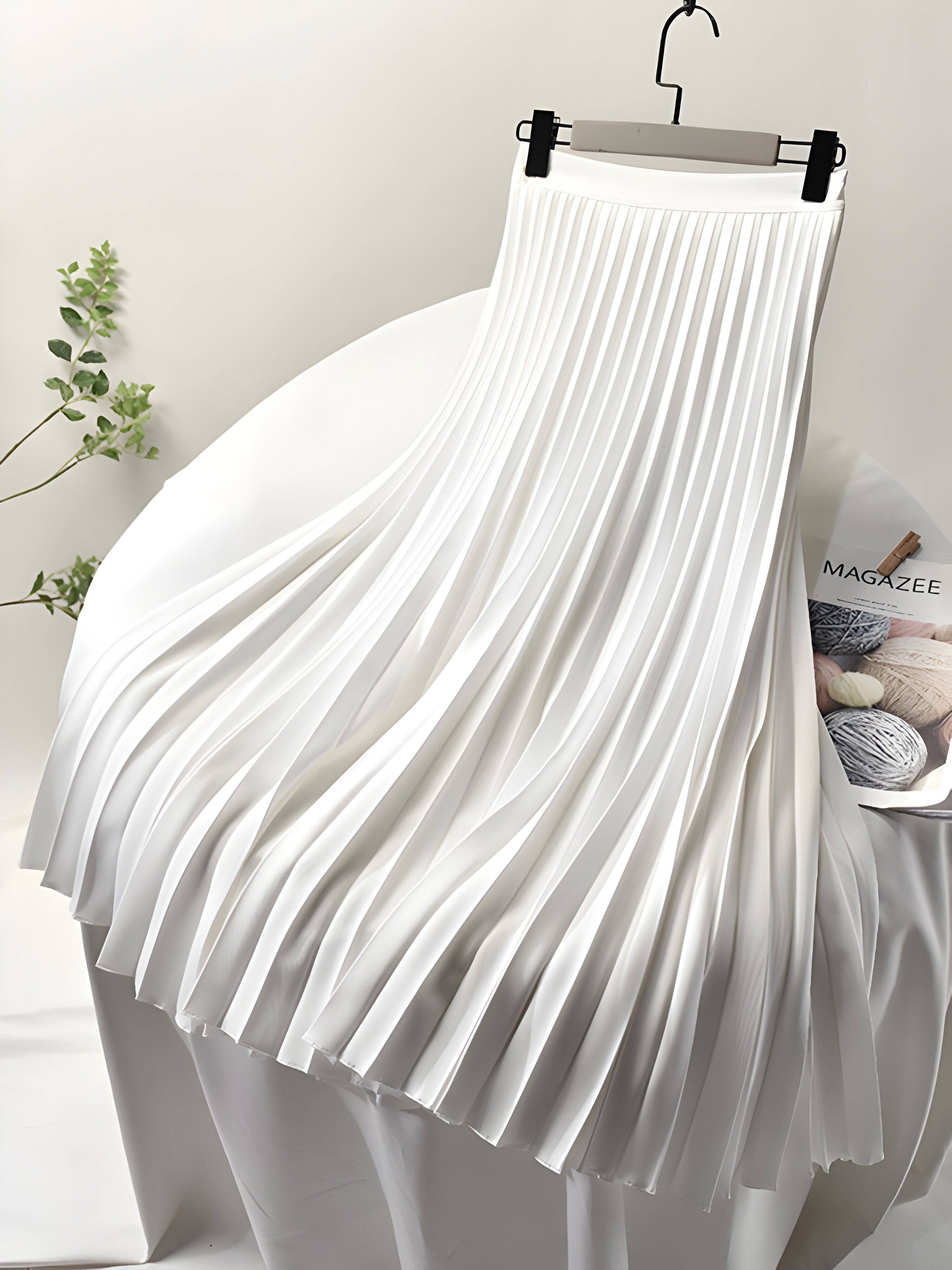 skirts : Annika | Jupe Longue Plissée Femme Taille Haute Élégante in Blanc van Seroa
