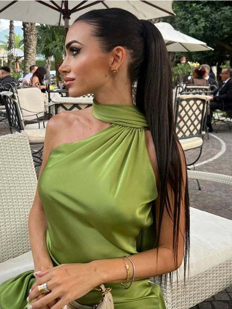 dresses : Lia – Robe de Soirée Sophistiquée avec Dos Ouvert et Traîne Fluide in van Seroa