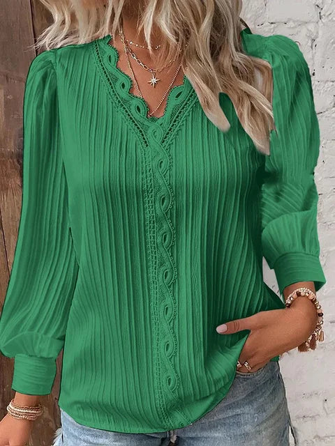 top blouses : Caroline – Blouse Bohème Chic à Plis avec Dentelle in Vert van Seroa