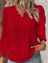 top blouses : Caroline – Blouse Bohème Chic à Plis avec Dentelle in Rouge van Seroa