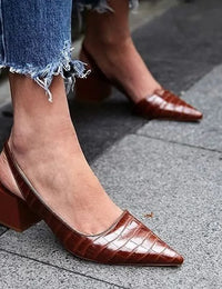 Escarpins à talon bloc avec bride arrière et motif croco embossé