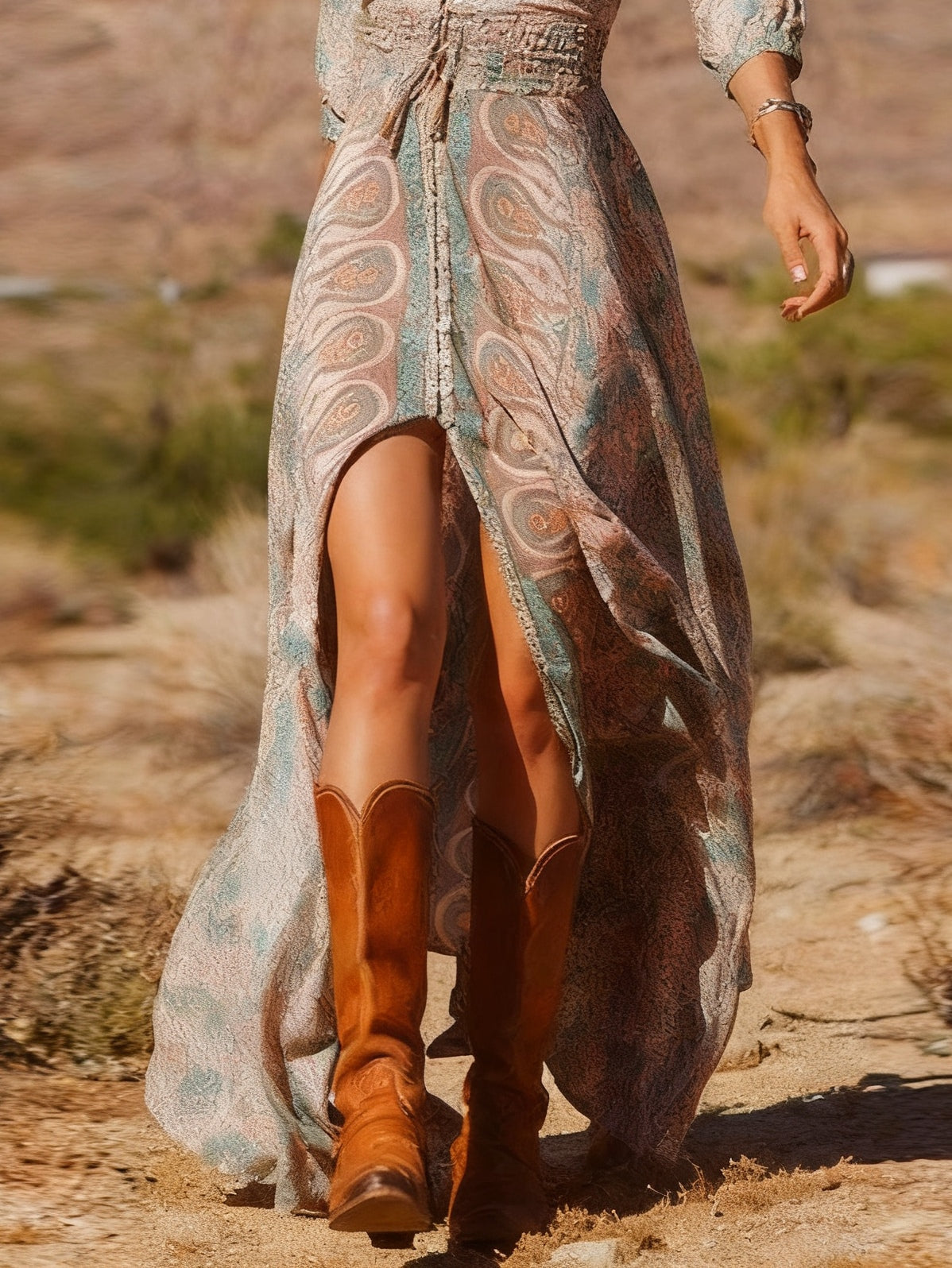 Boho długa sukienka maxi z nadrukiem w stylu western i rozcięciem