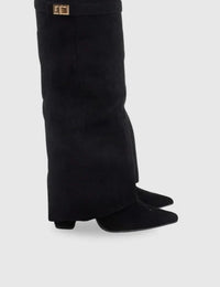Damenstiefel aus schwarzem Wildleder mit Metallösen – Eleganz & Komfort