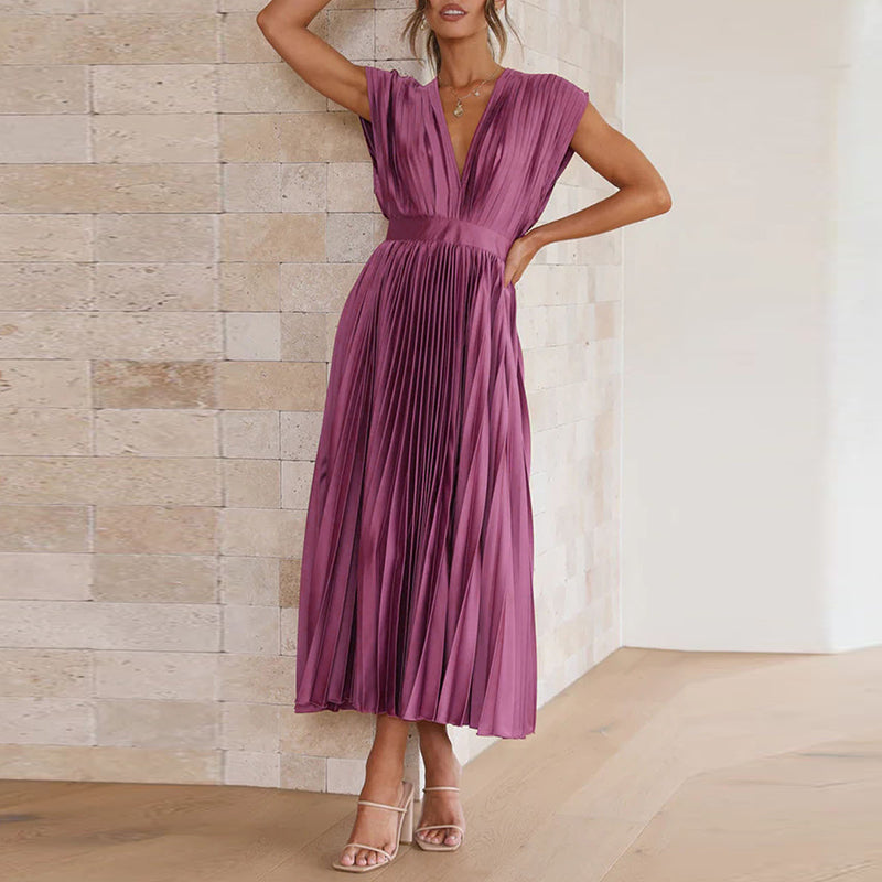 dresses : Isabelle – Robe Midi Élégante Plissée Sans Manches à Décolleté V in van Seroa