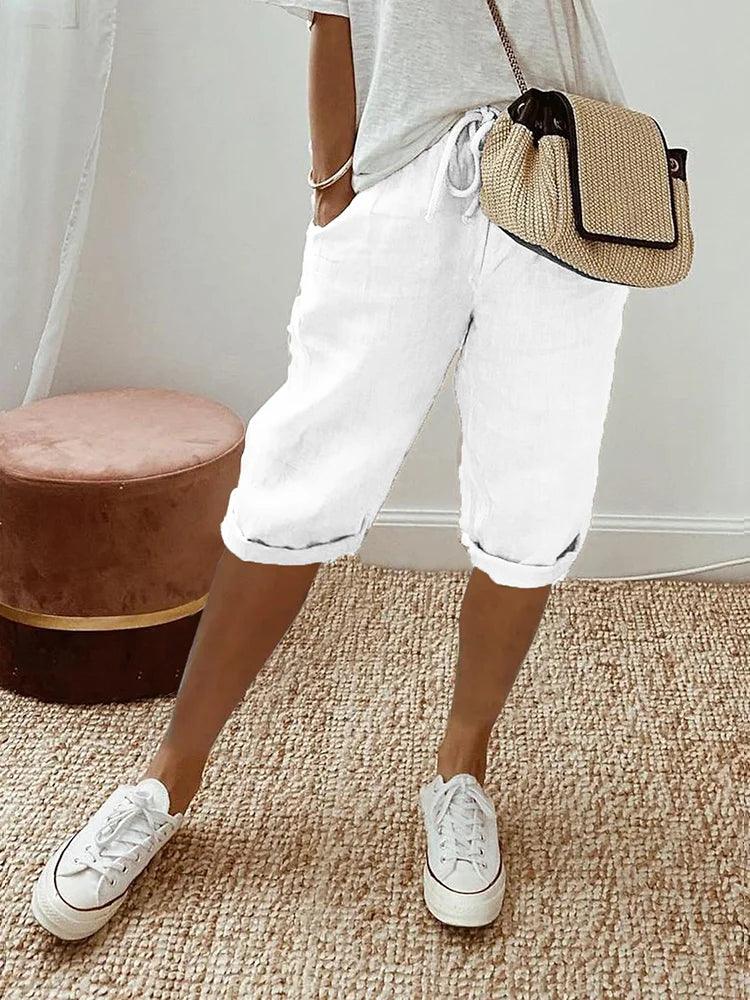 skirts : Ella – Pantalon capri en coton-lin à cordon, coupe décontractée in Blanc van Seroa