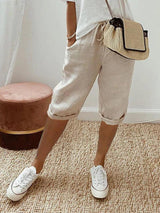 skirts : Ella – Pantalon capri en coton-lin à cordon, coupe décontractée in Beige van Seroa