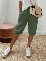 skirts : Ella – Pantalon capri en coton-lin à cordon, coupe décontractée in Vert van Seroa