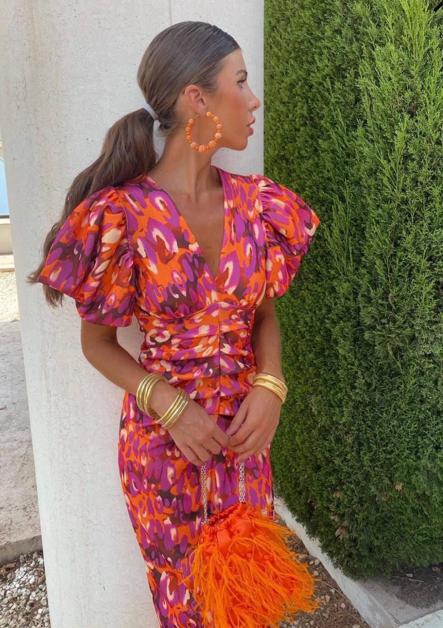 dresses : Emery – Robe Midi Élégante à Manches Bouffantes et Motif Fleuri pour un Été Chic in Orange van Seroa