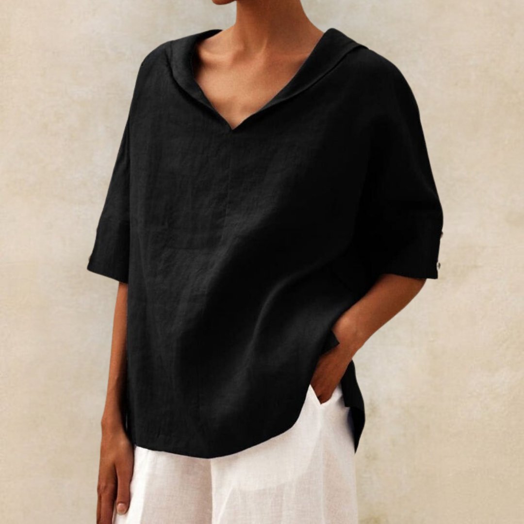 top blouses : Mira – Haut Élégant en Lin à Col en V et Coupe Ample Décontractée in Noir van Seroa
