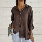 top blouses : Callie – Chemise Élégante et Légère en Lin à Coupe Décontractée in Marron van Seroa
