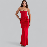 dresses : Elena - Robe corset en satin élégante sans bretelles avec détails drapés in Rouge van Seroa