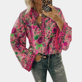 top blouses : Sofia - Blouse Bohème à Manches Évasées et Motif Fleuri in Rose van Seroa
