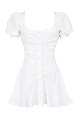 dresses : Lena – Robe courte chic à manches bouffantes et boutons devant in van Seroa