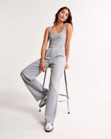 skirts : Lena - Pantalon Élegant Taille Haute à Jambe Large et Coupe Tailleur in Gris clair van Seroa