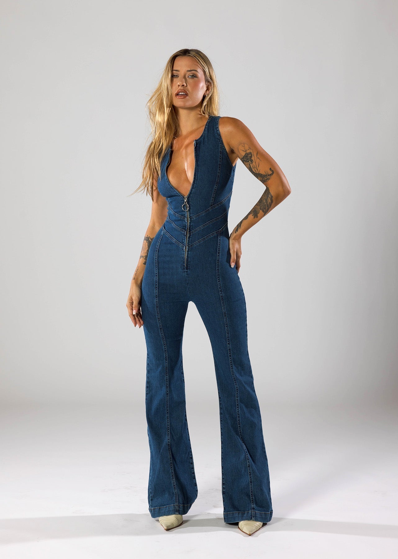 dresses : Bianca – Combinaison en jean évasée à fermeture zippée, inspirée du style vintage in van Seroa